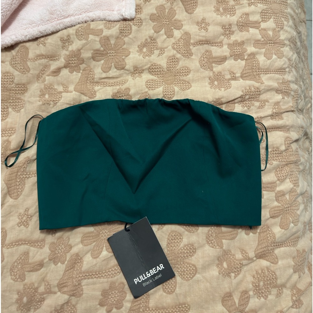 Pull & bear crop top (new with tags)
